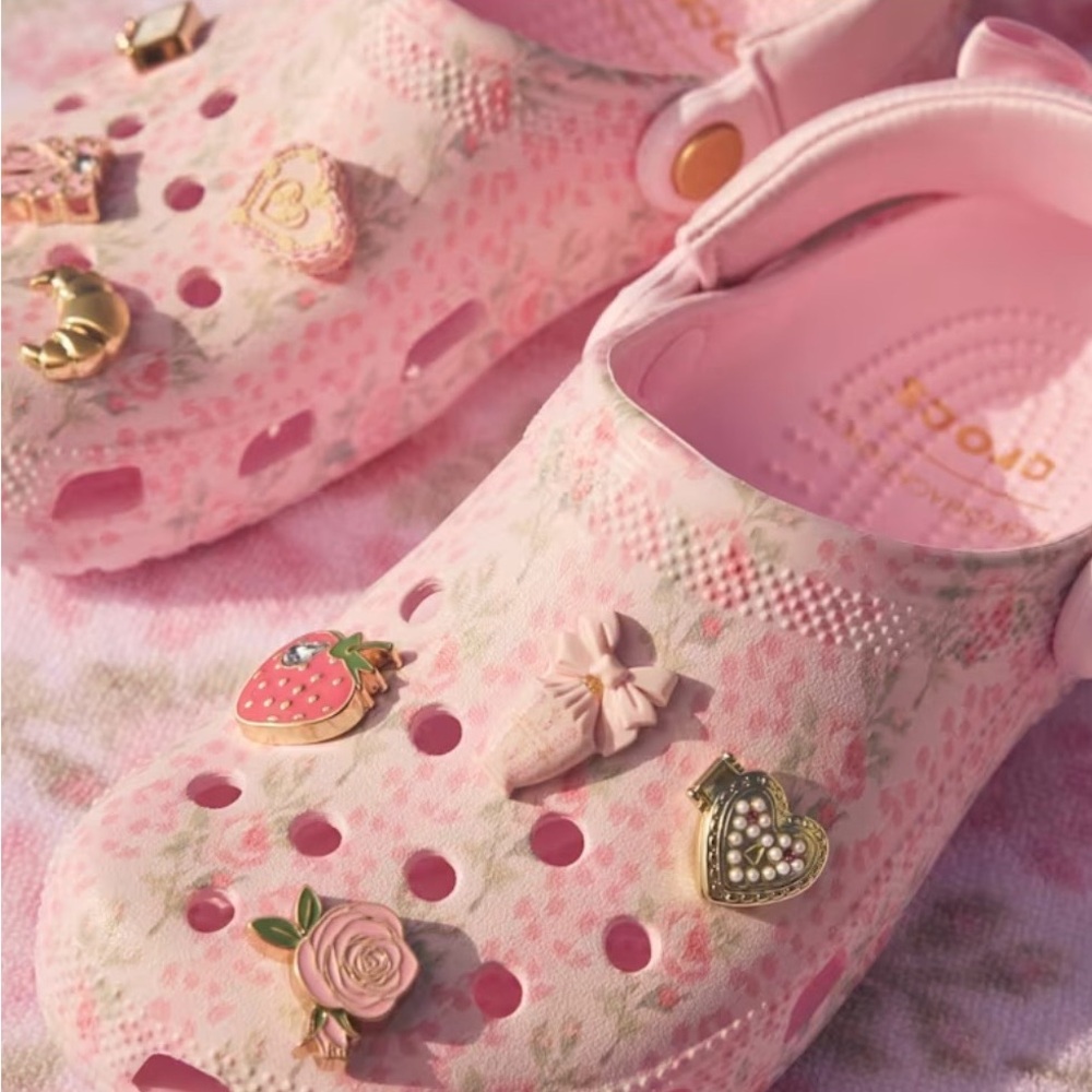 Women’s Love Shack Fancy Crocs Pink Clog Shoes size adult 9 (sold out online) - Picture 3 of 6